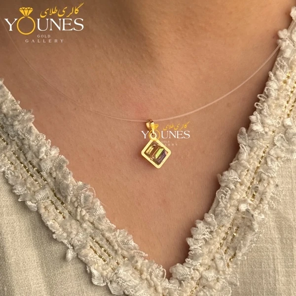 آویز طلا سواروسکی مربعی طلایی